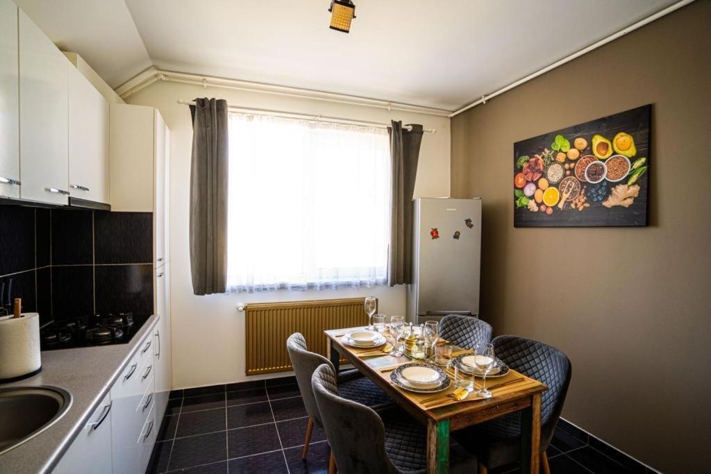 N & G Apartments Rîşnov Eksteriør billede